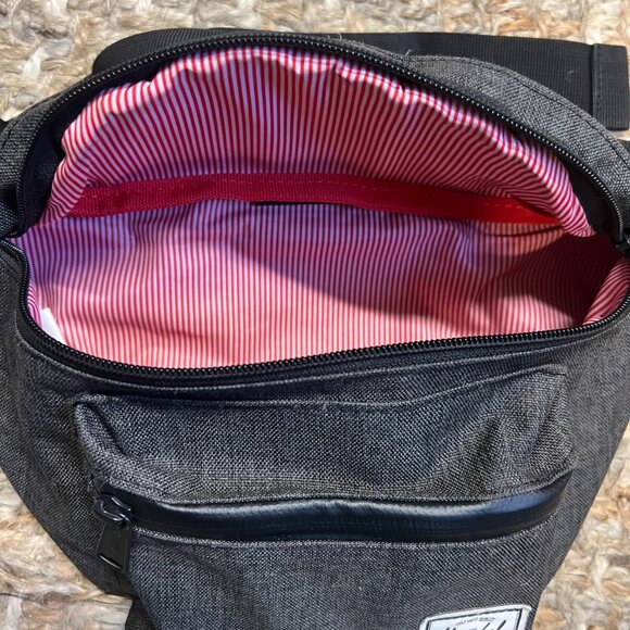 Herschel Supply Co. Gray Seventeen Travel Waist Pouch Belt Bag Fanny Pack - Picture 3 of 3